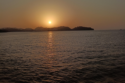 Muscat: Sunset Cruise & Coastal Boat Tour with Refreshments Muscat : Sunset Cruise & Coastal Boat Tour (Private)