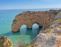 Armação de Pêra, Benagil Caves and Secret Beaches Boat Trip - Housity