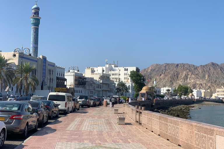 Muscat: Private City Highlights Tour With Pick-up/Drop-off