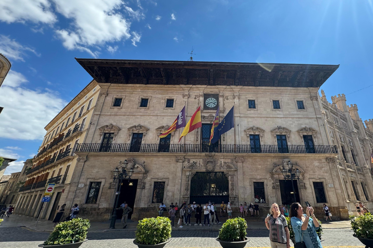 Palma en persona y lejos de las multitudes