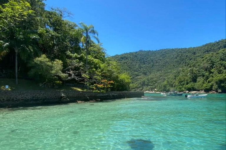 Paraty: Speedboat Tour of the Islands and Paradise Beaches Paraty: Speedboat Ride to the Islands and Paradise Beaches