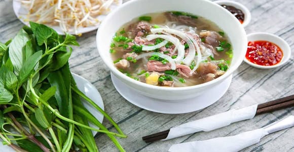 Hanoi: Vietnamese Street Food Tour with Local Guide