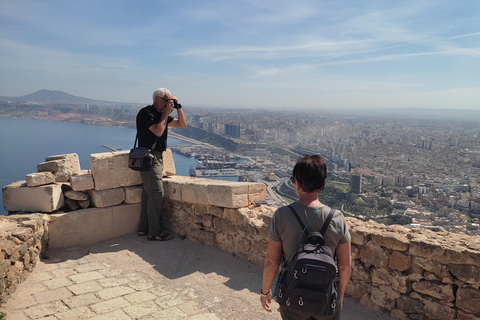 Oran: The absolute everything of El Bahia with a local