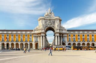 Von Porto nach Lissabon mit Stopps in Aveiro, Fátima, Tomar, Nazaré und Óbidos