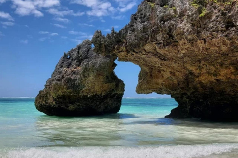 Zanzibar: Fängelseön, Jozani-skogen och Mtende-strandenPrivat tur med upphämtning och avlämning vid hotell ingår