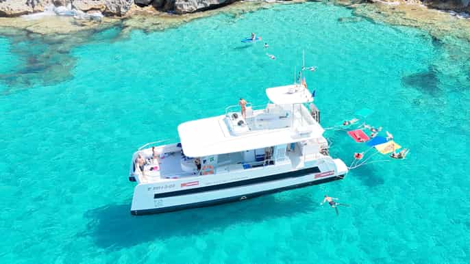 Palma: Deluxe Catamaran with Snacks, Drink, SUP & Snorkeling