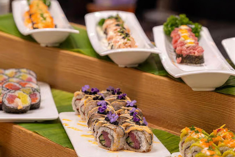 Phnom Penh: All-You-Can-Eat Buffet Feast at Tonle Bassac II Lunch (Include Tea)