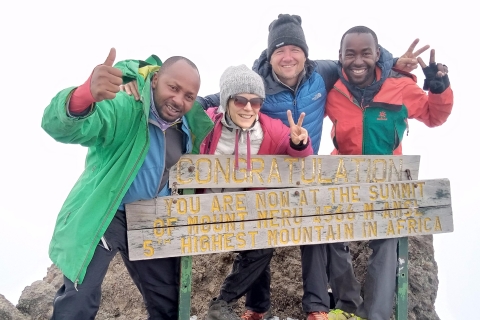 Arusha: Senderismo por el Monte Meru(Copia de) Arusha: Senderismo por el Monte Meru