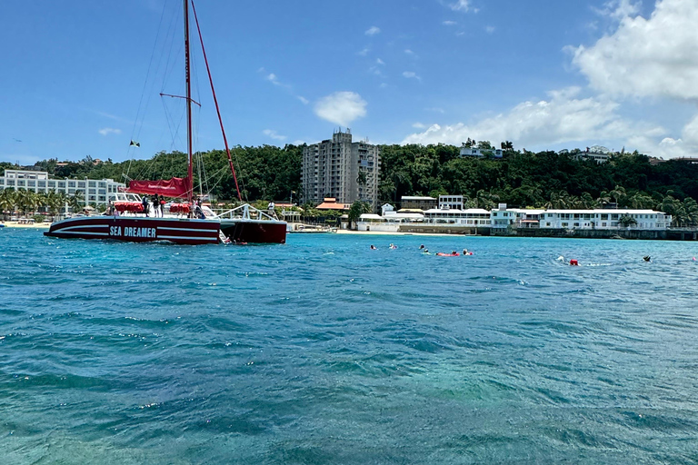 Montego Bay: Crucero privado en catamarán con snorkel