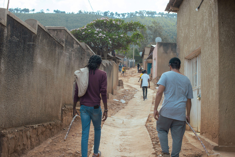 Kigali: Passeio com contadores de histórias da aldeia de Gatsata até ao Monte Jali