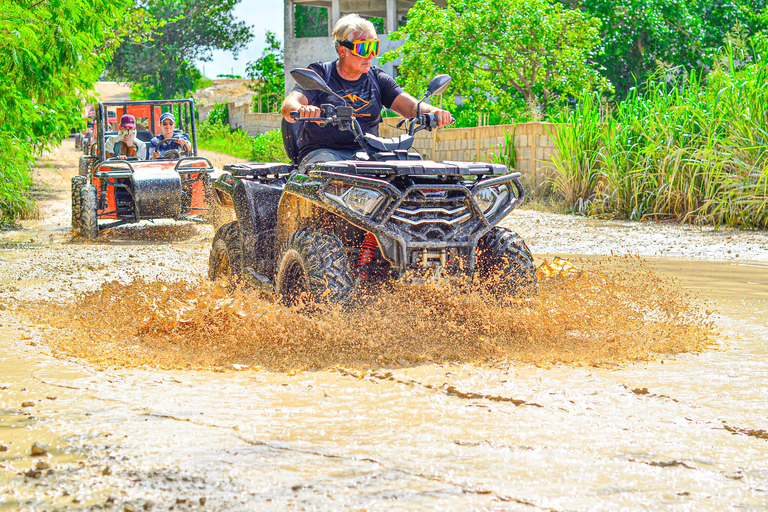 Punta CanA: Wycieczka ATV z wizytą na farmie ekologicznej i plażowaniem1 pojazd Atv dla 2 osób w jednym pojeździe Atv