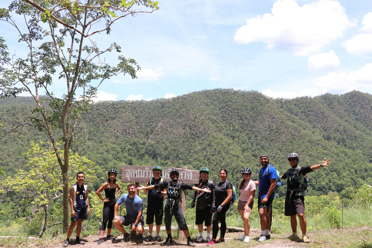 Chiang Mai: boottocht en fietsen naar Sticky Waterfall