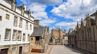 Walking tour in Roslin village - Housity