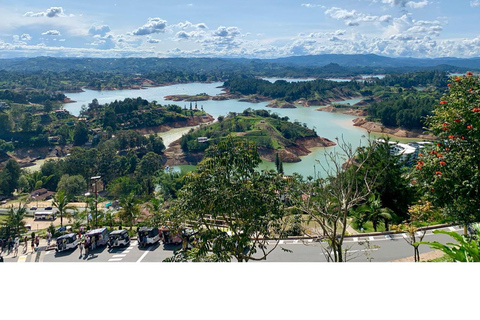 Tour semi-privado: Descobre o encanto de GuatapeDescobre o encanto de Guatape