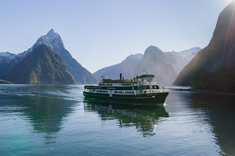Milford Sound: Wildlife & Nature Signature Cruises - Image 2