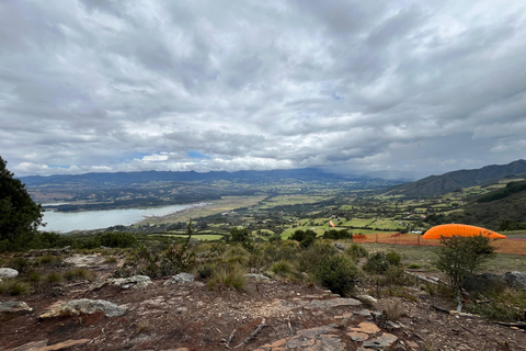 BOGOTA: Tur till Laguna de Guatavita, dess by och Casa Loca