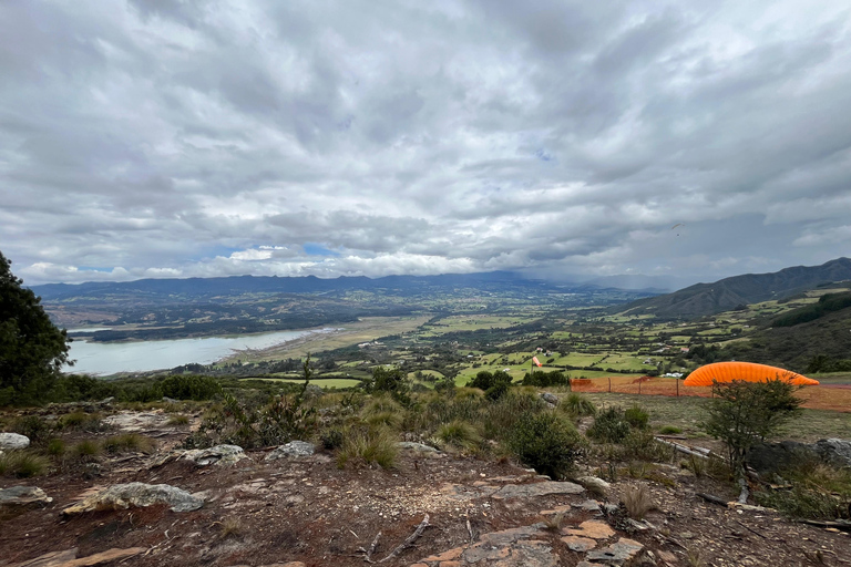 BOGOTA: Tour a Laguna de Guatavita, su Pueblo y Casa Loca