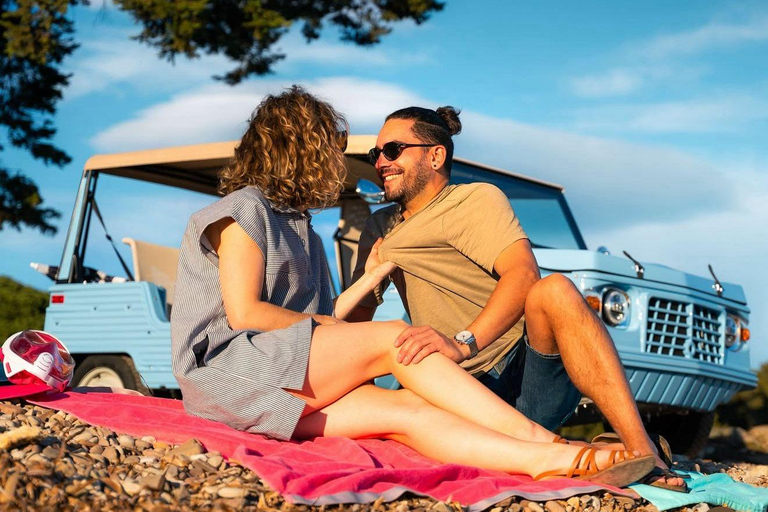 Ibiza: Tour driving an automatic and electric Mehari. Ibiza: tour driving an automatic and electric Mehari.