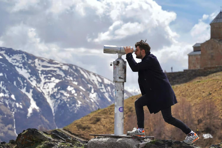 Tbilisi: Kazbegi, Gudauri, Gergeti & Ananuri Day Tour