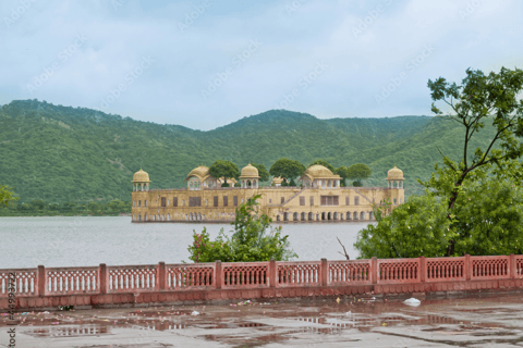 From Delhi: Luxury Royal Rajasthan Cities Tour Tour with 3* - 4* Hotel, A/C Car, Tour Guide Only.