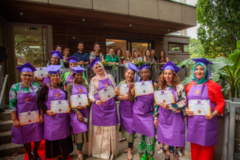 Bristol: Cook Authentic Family Recipes with a Refugee Chef Cooking class with drinks, nibbles, and apron souvenir