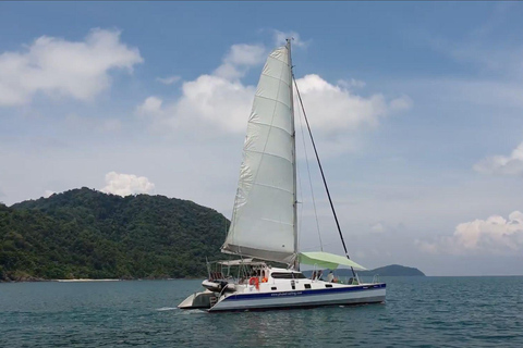 Experience Overnight Magic with Mumby 48ft - MozartMozart (Overnight Charter)