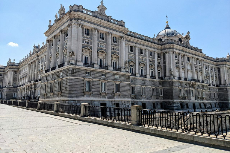 Madri: Visita guiada sem fila ao Palácio Real