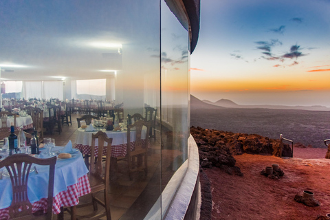 Parque Nacional de Timanfaya: Excursão ao pôr do sol com jantar no vulcão