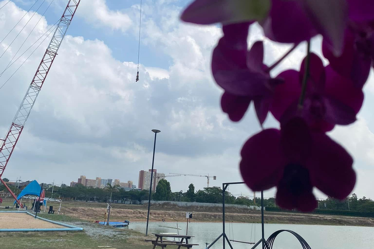 Pattaya: Tallest 60m Bungy Jump in Thailand over the Lake