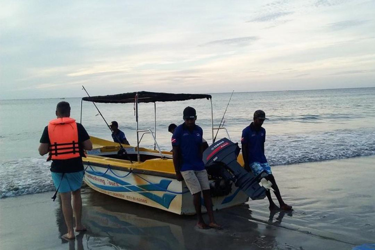 From Mirissa: All-Inclusive Deep Sea Fishing Boat Tour