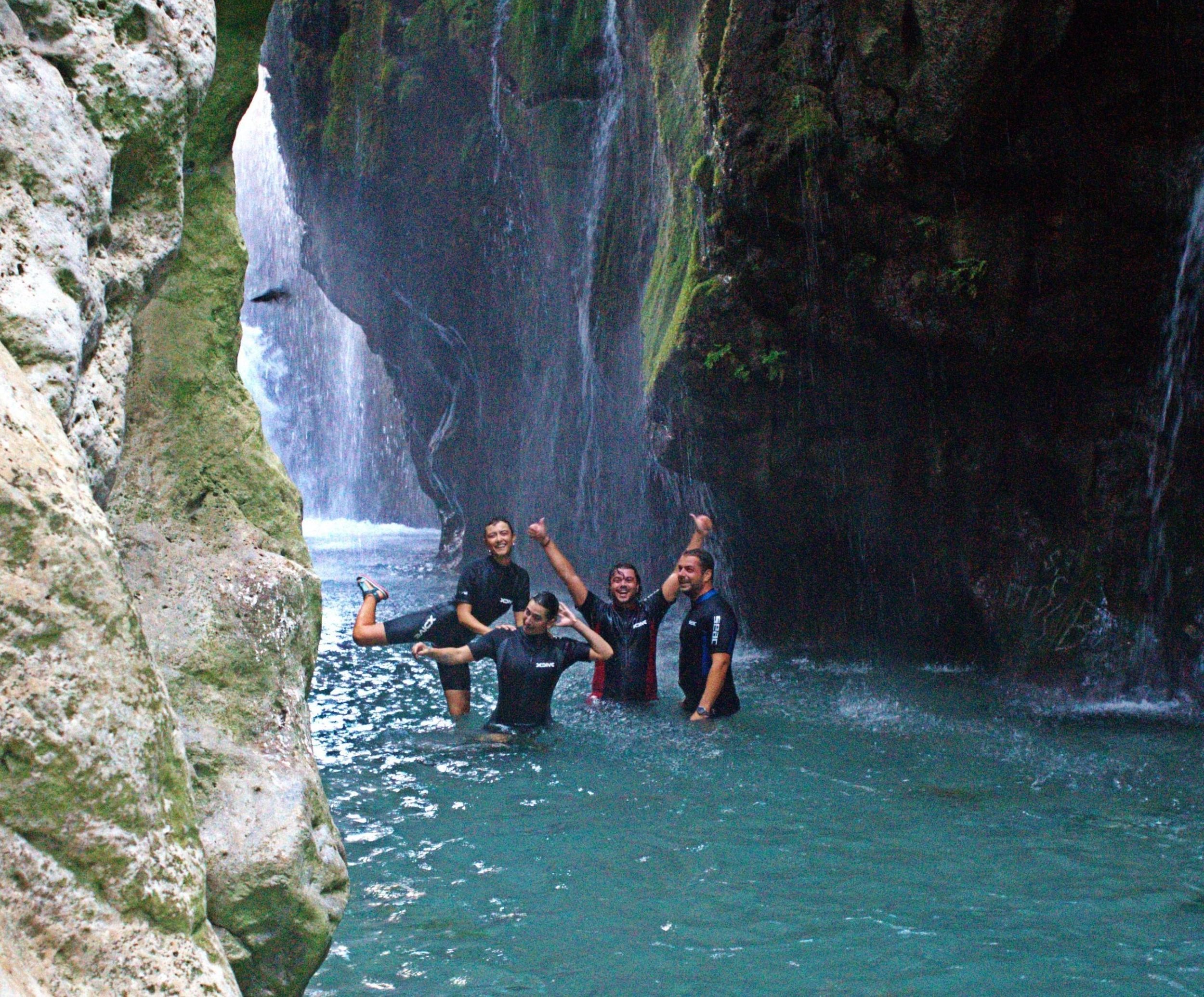 Flusswanderung durch die Kourtaliotiko-Schlucht mit Mittagessen! Abholung möglich