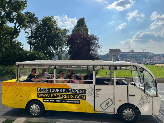 Budapest: Bierbus Sightseeingtour