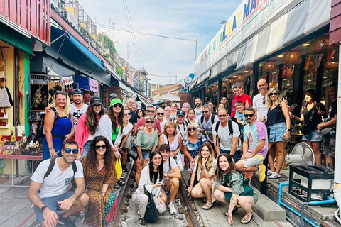 Bangkok: Mercado Flotante y Ferroviario con Tren y Paseo en barcoVisita en español - Punto de encuentro de Swensen en Khao San