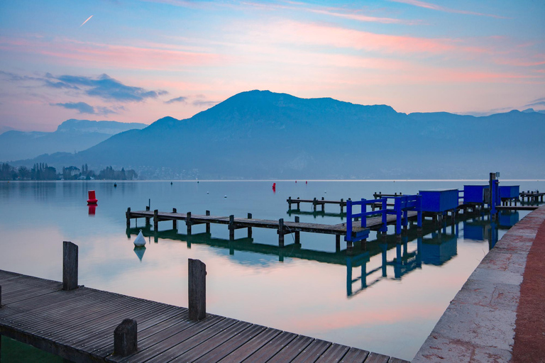 From Lyon: Annecy Private Day Trip, Boat Ride & Old Town Private Van (up to 6)