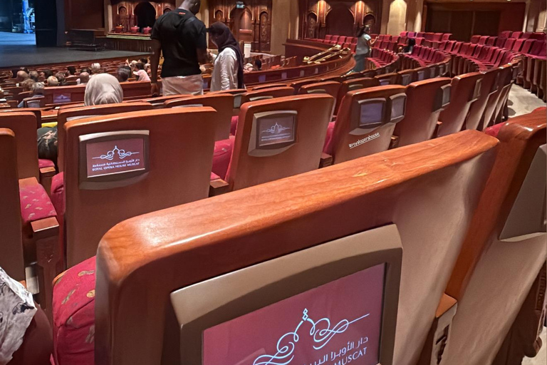 Muscat: city tour with local guide and pick up Evening city tour