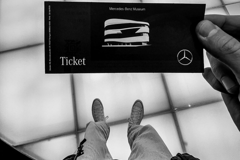 Stuttgart: Mercedes-Benz Museum Guided Tour