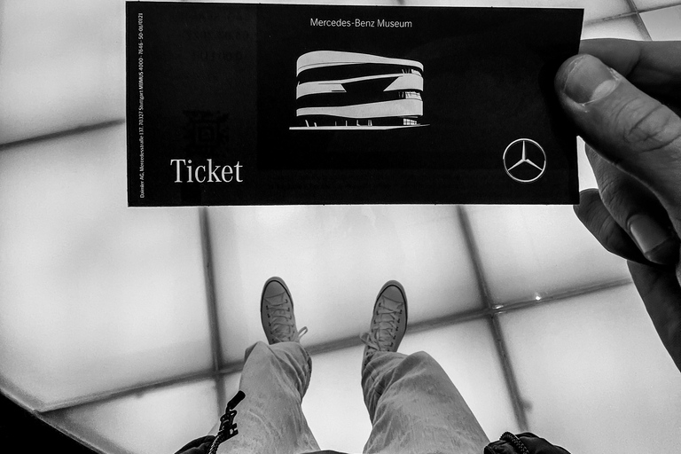 Stuttgart: Mercedes-Benz Museum Guided Tour