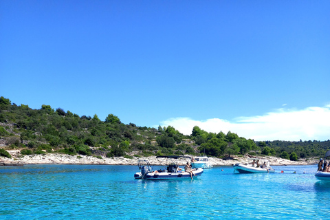 From Split or Trogir: Private speedboat tour to Blue Lagoon From Split or Trogir : To 3 Island Tour with Blue Lagoon