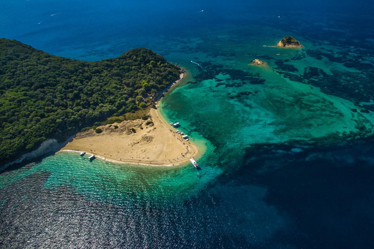 Location de bateau sans permis pour l'île de la Tortue et les grottes de KeriLaganas : 4 heures de location de bateau privé, parc marin et grottes de Keri