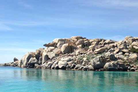 Boat trip to the Corsican archipelago Day trip by boat to the Corsican archipelago