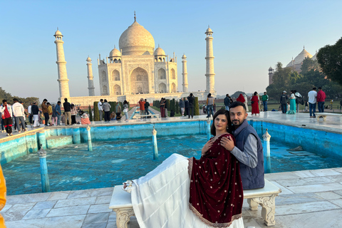 De Delhi: Excursão de um dia ao Taj Mahal e ao Forte de Agra com comboioComboio de 1ª classe com carruagem, guia, ingresso e almoço 5 estrelas