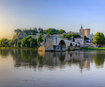 Avignon: Private Walking Tour – Discover History & Heritage