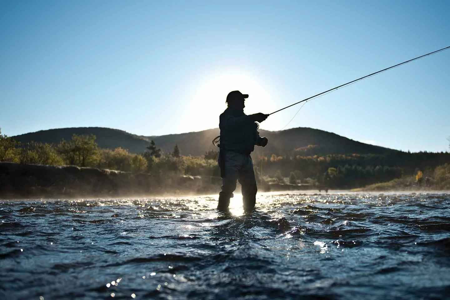 罗瓦涅米：北极自然夏季钓鱼之旅及烧烤体验