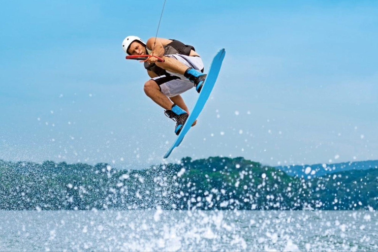 Doha: Exklusives Wakeboard-Abenteuer in Katar