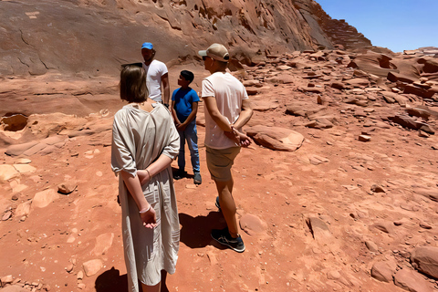 Wadi Rum: Authentic Jeep Tour, Sunset & Bedouin Storytelling