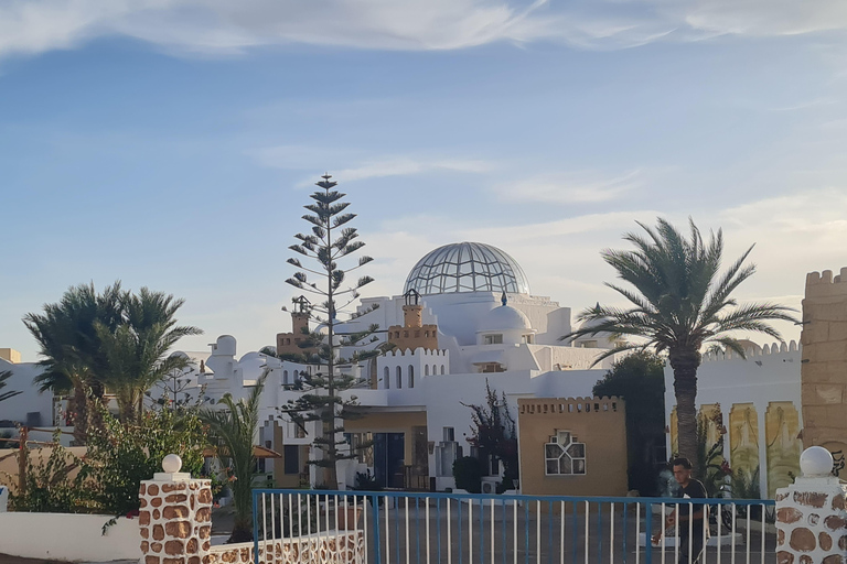 正宗杰尔巴：日落马车之旅和东方小吃正宗杰尔巴岛：日落马车之旅和免费东方小吃