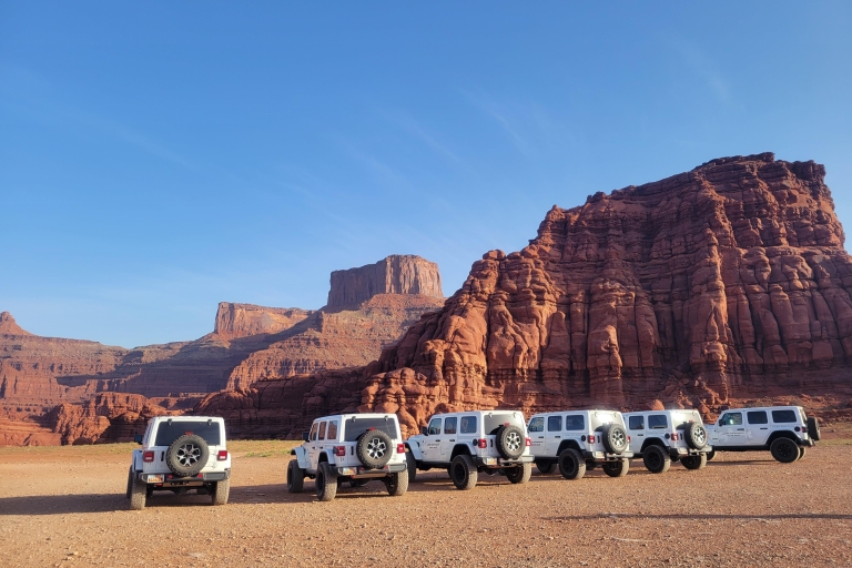 Middag Canyonlands Island In The Sky 4X4 TourMiddag Canyonlands Island In The Sky 4X4 Jeep Tour