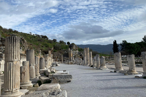 Au départ de Kusadasi : Éphèse, maisons en terrasse et temple d'ArtémisVisite privée à prix spécial pour les groupes de plus de 5 personnes.