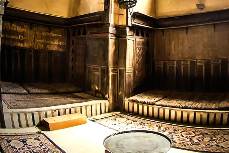 Cairo: Private Guided Tour to Bab al-Futuh & Old Cairo Gems! Tour, including Transportation and Italian Guide and Entry