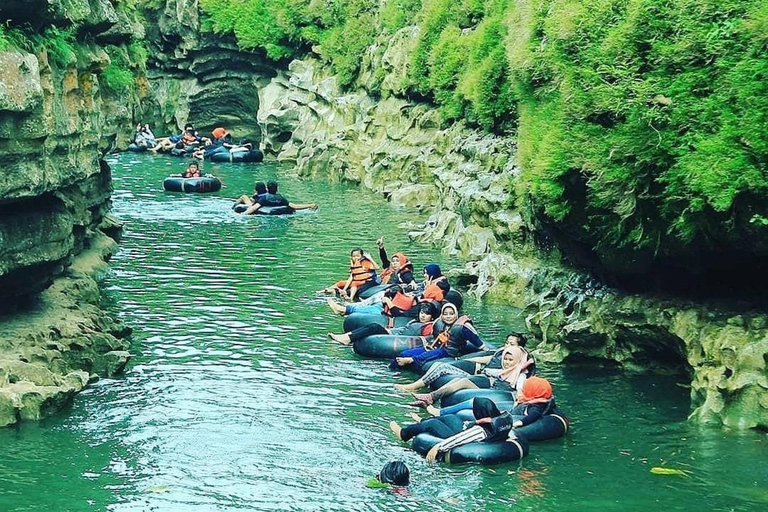 Yogyakarta: Pindul Cave Tubing & Indrayanti Beach Tour